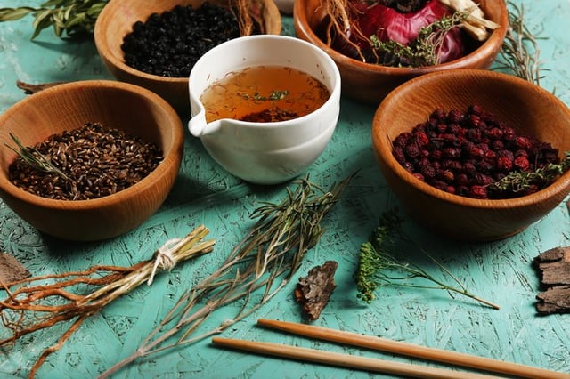 8 Traditional Chinese Medicine Practices That Seem Strange But Work