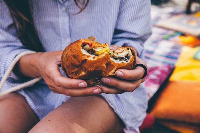 The 5 Worst Fast Food Chains for Antibiotics Use & the 5 Best