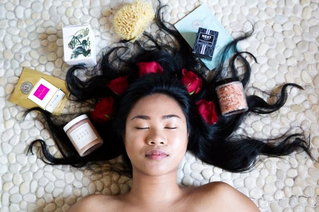 10 Ways to Turn Your Bath Into a Full-Blown Spa Treatment