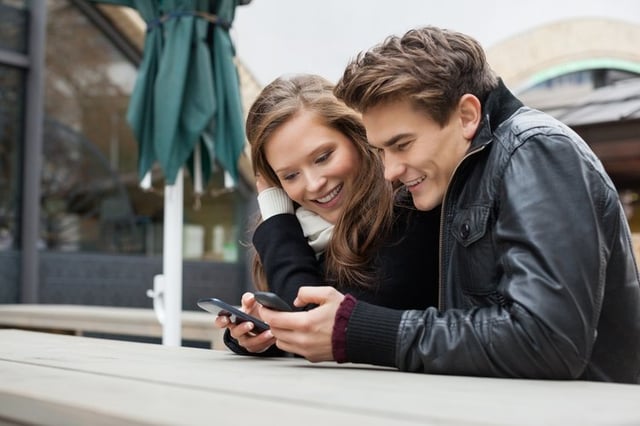 7 Ways Social Media Is Messing With Your Relationship