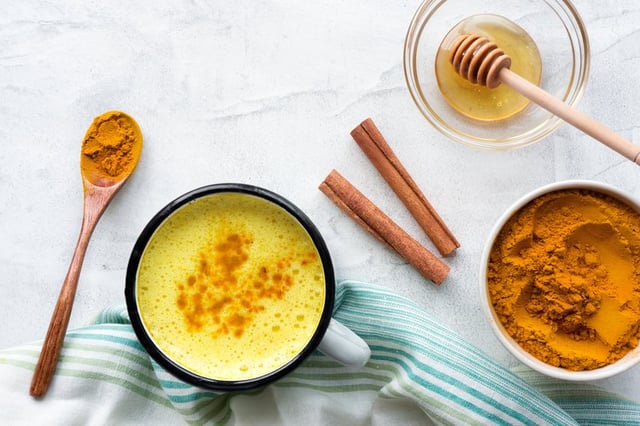 Does Golden Milk Live Up to the Health Hype?